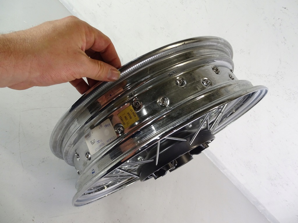 A736 Triumph Bonneville T120 Jantă spate 16'' Product image