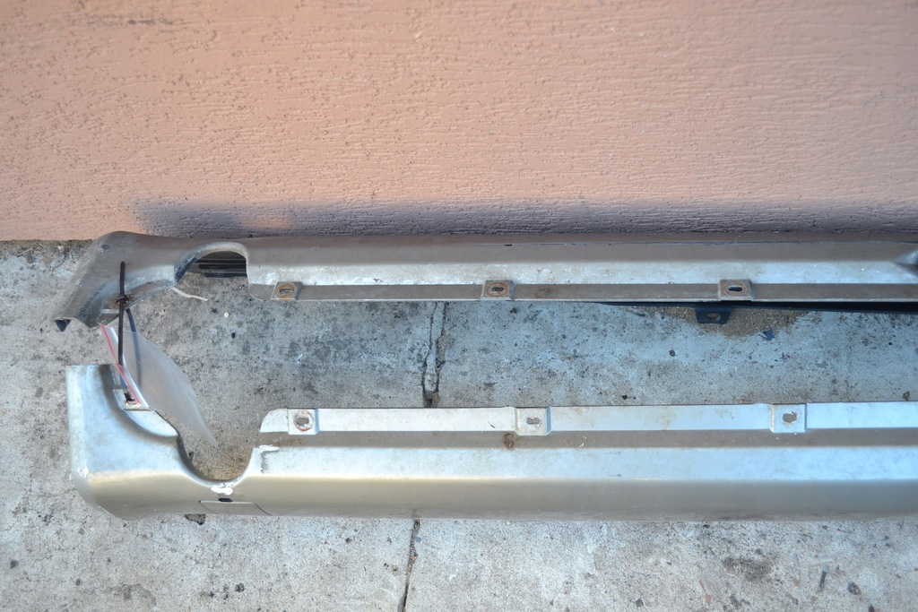 Mercedes W124 Coupe CE Moluri, capace prag Product image