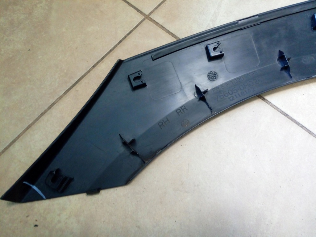Toyota Aygo X '20 Fender Rows dreapta 75651-0H010 75605-0H020 Original* Product image