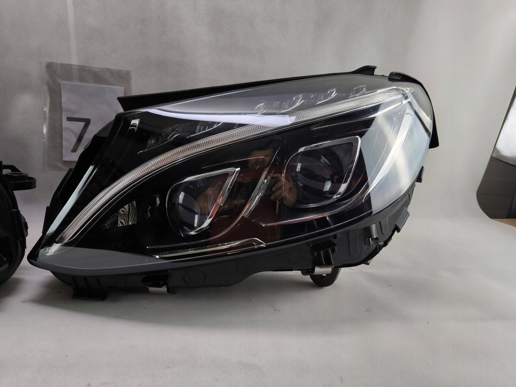 MERCEDES CLK 209 LIFT W209 LAMPĂ DE FAR XENON ROTIRE LA STÂNGA DREAPTA Product image