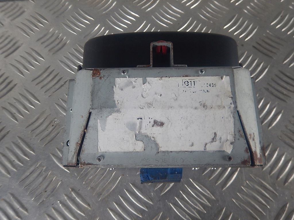 VOLVO S60 I V70 II XC70 LIFT ECRAN DISPLAY DVD 30656245 ORIGINAL Product image