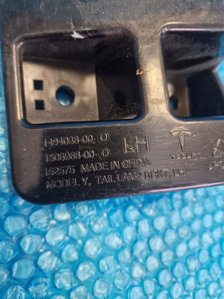 SUPORT LAMPA STÂNGA + DREAPTA TESLA MODEL Y Product image
