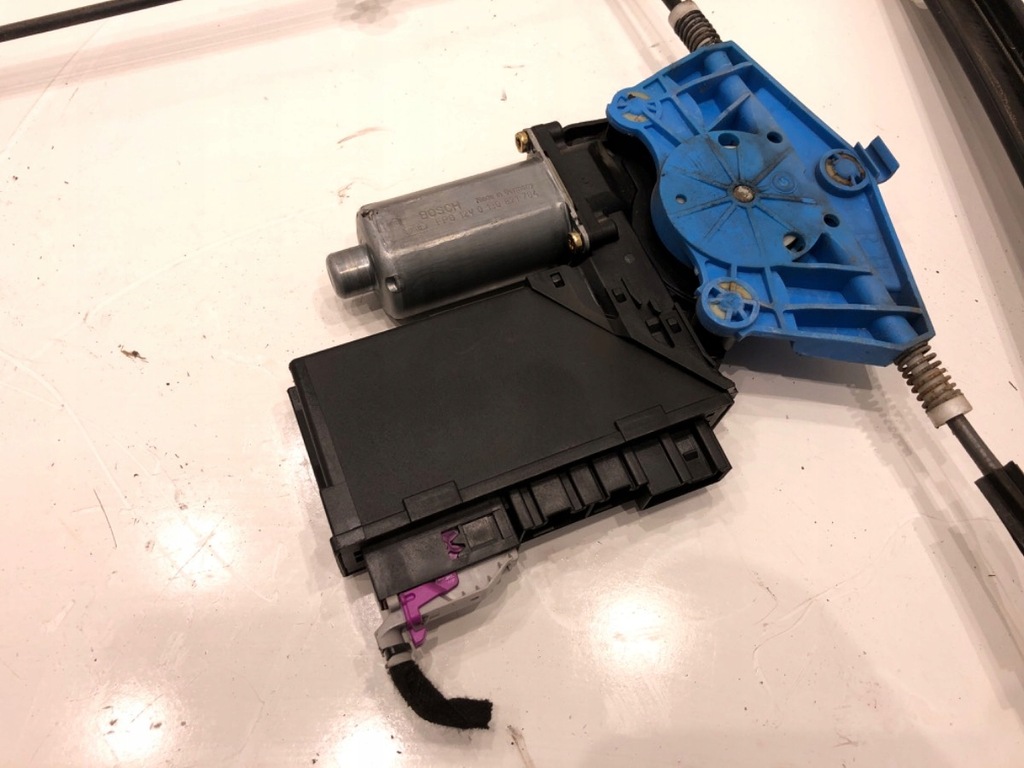 Parbriz drept audi A4 B6 8E1959802B KOMBI 00-05 MECANISM Product image