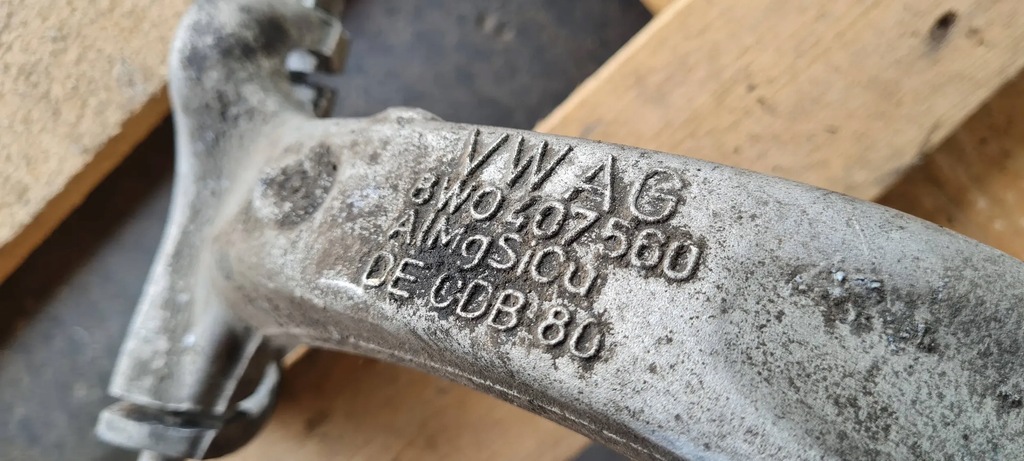 A5 8W articulație DREAPTA FAȚĂ DREAPTA 8W0407254F A4 B9 8W Product image