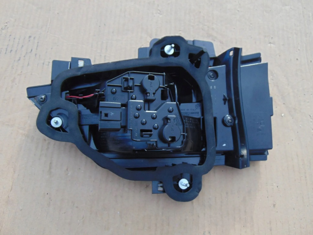 LAMPĂ SPATE BMW X2 F39 STÂNGĂ ÎN CLAPETA 9881159 Product image