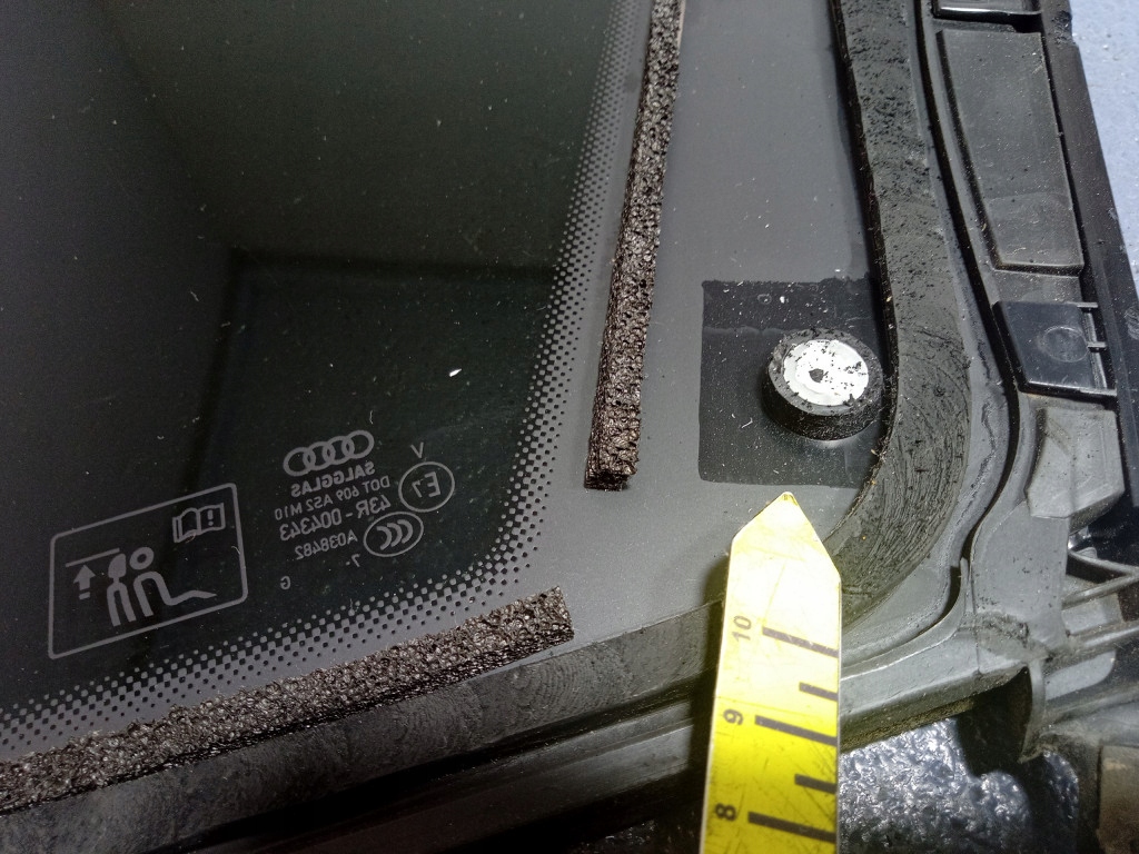 AUDI A6 C7 GEAM CAROSERIE SPATE STANGA 4G9845297C Product image