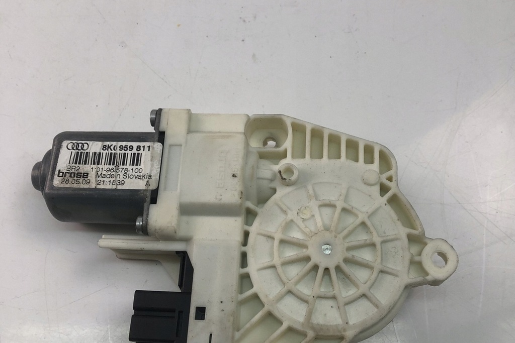 Windows of Windscreen Windows Audi A4 (8K2, B8) 8K0959811 2010 Product image