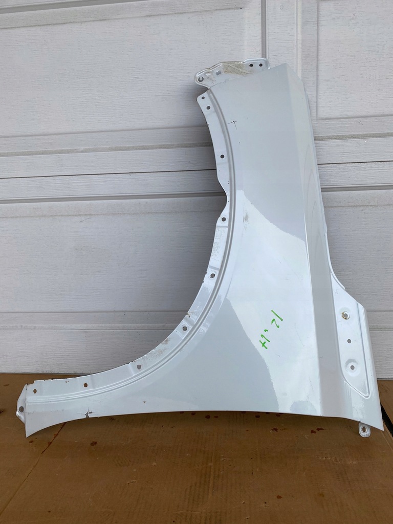 Suzuki Vitara III 15 - aripa fata stanga fara gauri Product image