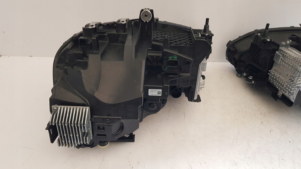 LAMPĂ FAŢĂ STÂNGA DREAPTA BMW M2 G87 NEGRU COMPLET 9503470 9503469 Product image