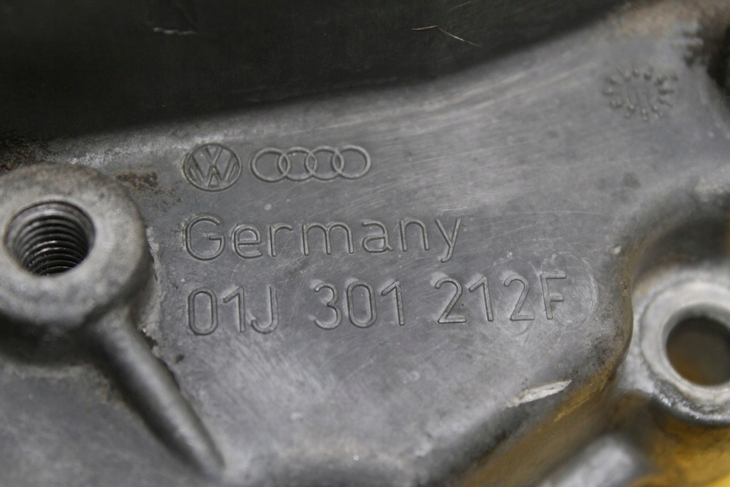 CAZ, CAPAC TRANSMISIE A4 B6 3.0 B 01J301212F Product image