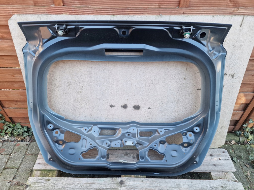 Flapul pentru bagaje Toyota Aygo Acoperiți 67005-0H030 Varșovia-Koło-Znań Product image