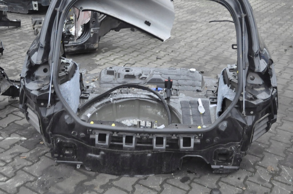 FORD FIESTA MK8 INTREGUL SPATE APOZ CAREEA SPATE STÂNGA DREAPTA CITIȚI DESCRIEREA Product image