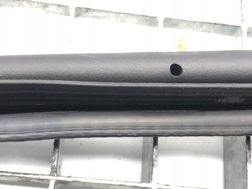 GARNITURA SKODA OCTAVIA III Hatchback 5E5867368F Product image