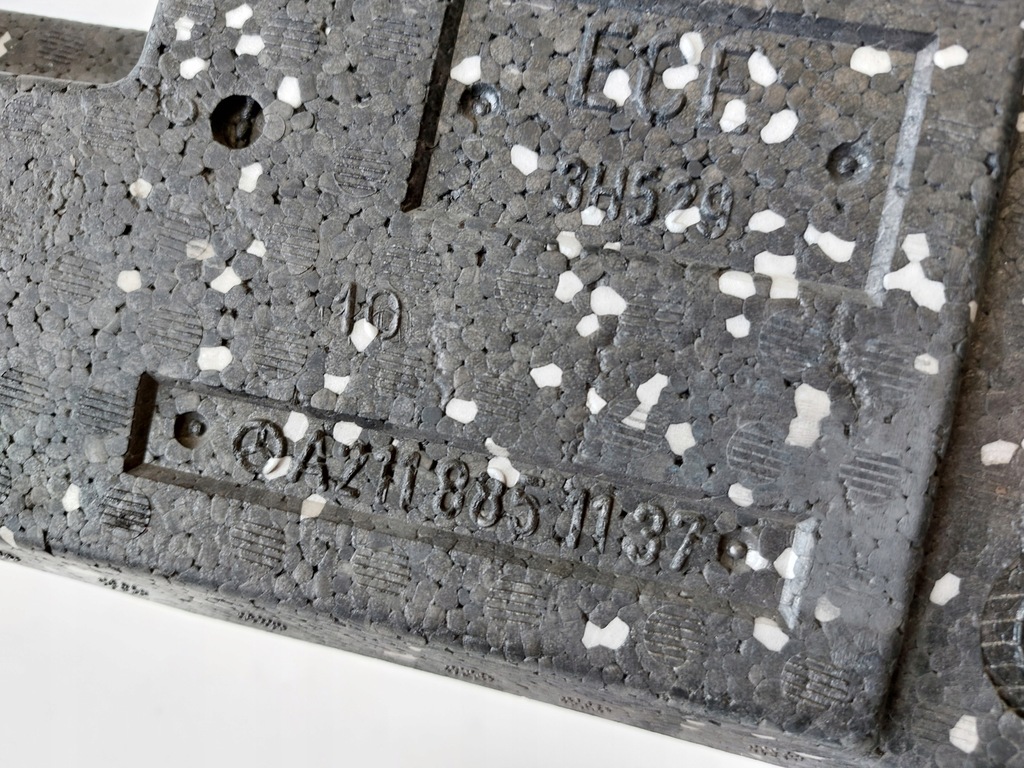 MERCEDES E 211 BELKA ZDERZAKA PRZÓD ABSORBER 21162610711 ORYGINAŁ Product image