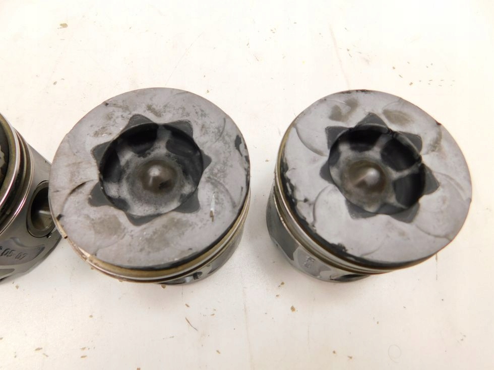 Set 4 pistoane Alfa Romeo 159 1.9 JTDM piston Product image