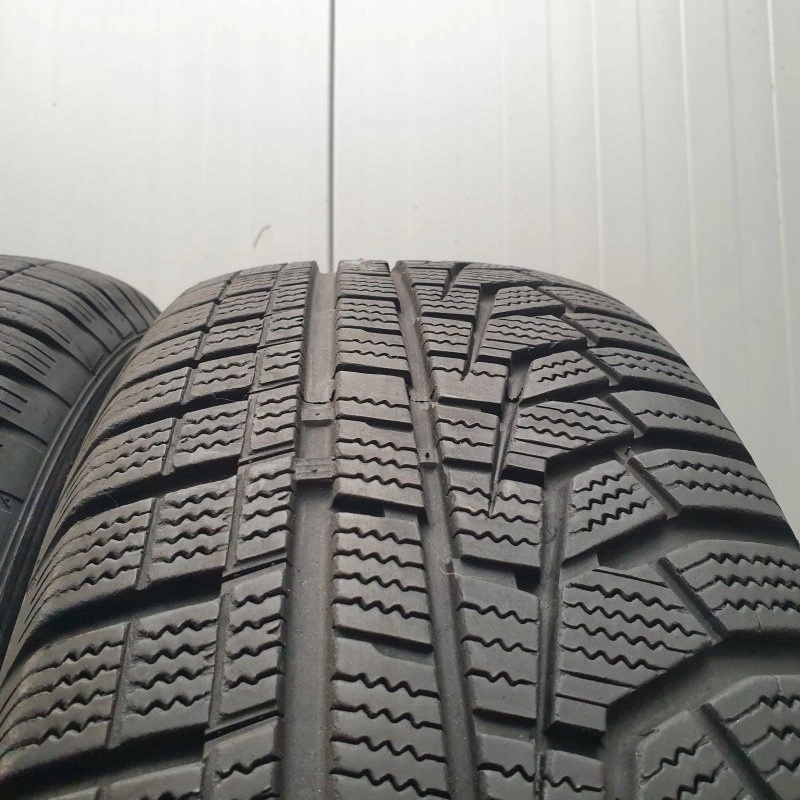 Anvelopă de iarnă Hankook Winter i*cept evo2 SUV W320A 215/70R16 100 T grip Product image