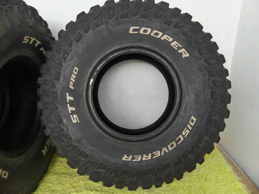 Anvelope Discoverer Cooper STT PRO 2x12.25u 2x9.26 17r- 35x12.5x15 Product image