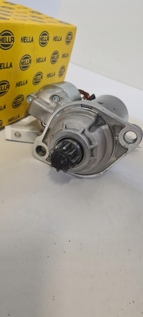Starter HELLA 8EA 012 527-551 Audi Seat Skoda Volkswagen 12 V 2 orificii Product image