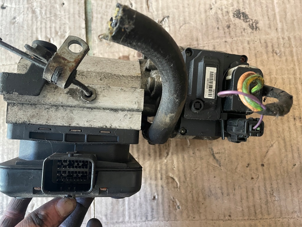 SUSPENSIE POMPA COMPRESOR CITROEN C5 II LIFT FUNCTIONARE COMPLETA ORIGINALA Product image