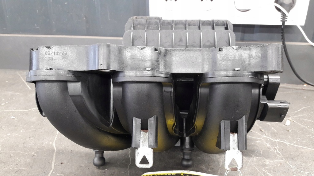 mn143824 galerie de admisie mitsubishi colt VI 1.1 B 12V Product image