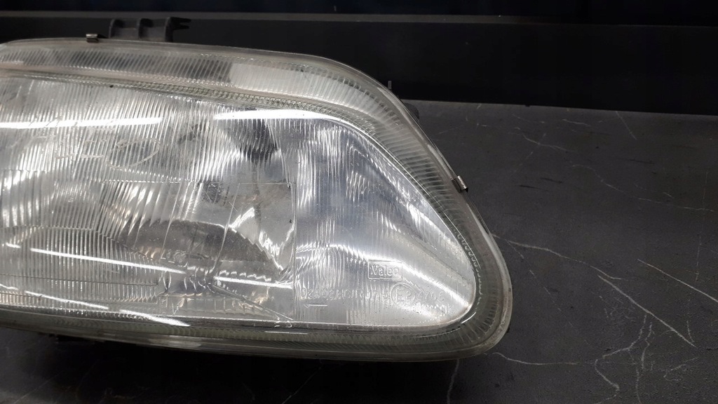 Far fata dreapta Renault Megane Product image
