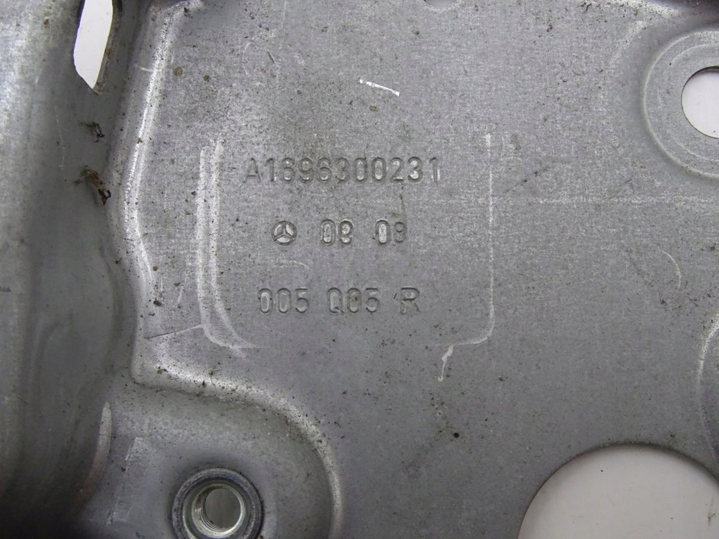 MERCEDES CLASA A W169 04-12 Mâner portbagaj DREAPTA A1696300231 Product image