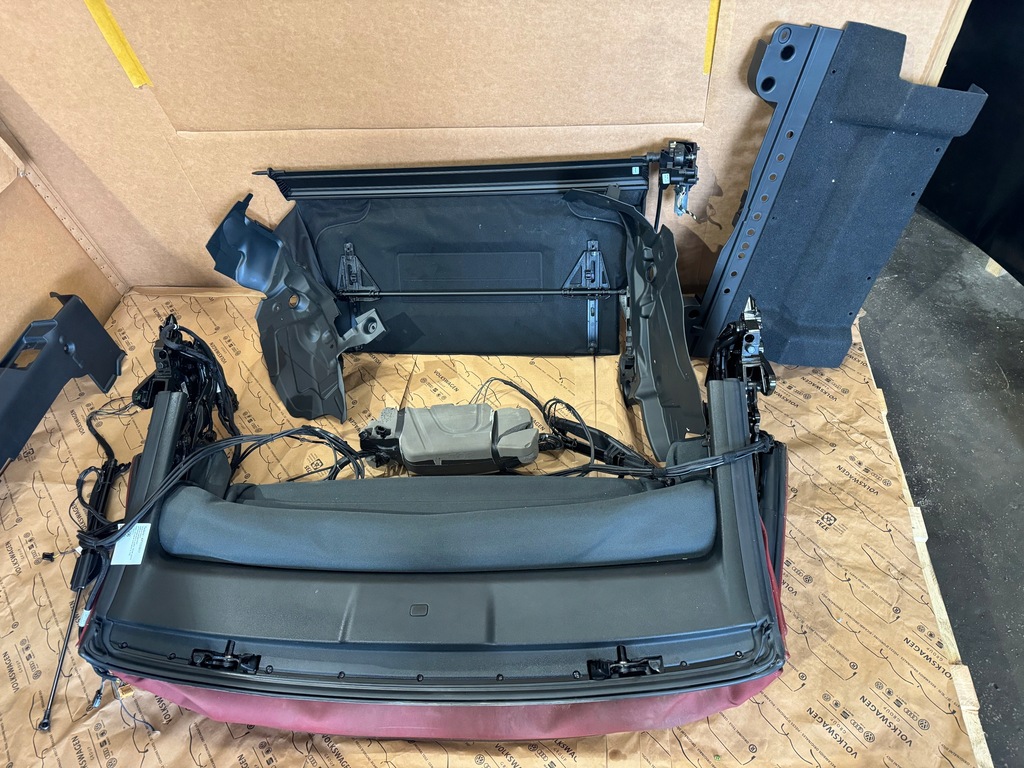 AUDI A5 8W7 COUPE CONVERTIBILĂ SET ACTIONATE ROȘU PENTRU ACȚIONARE PLIANT 8W7871011 Product image