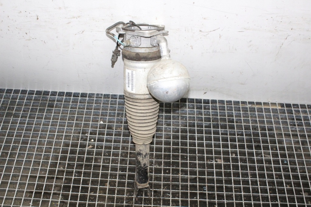 Absorbant pneumatic drept din spate VW Phaeton (3D_) 3D0616002N 3.0L Product image