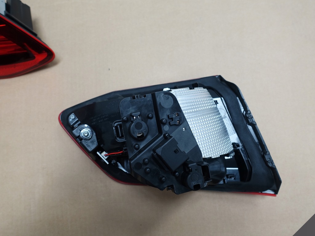 BMW 2 F45 LIFT LCI LED-URI ÎN HAYON L SAU P Product image