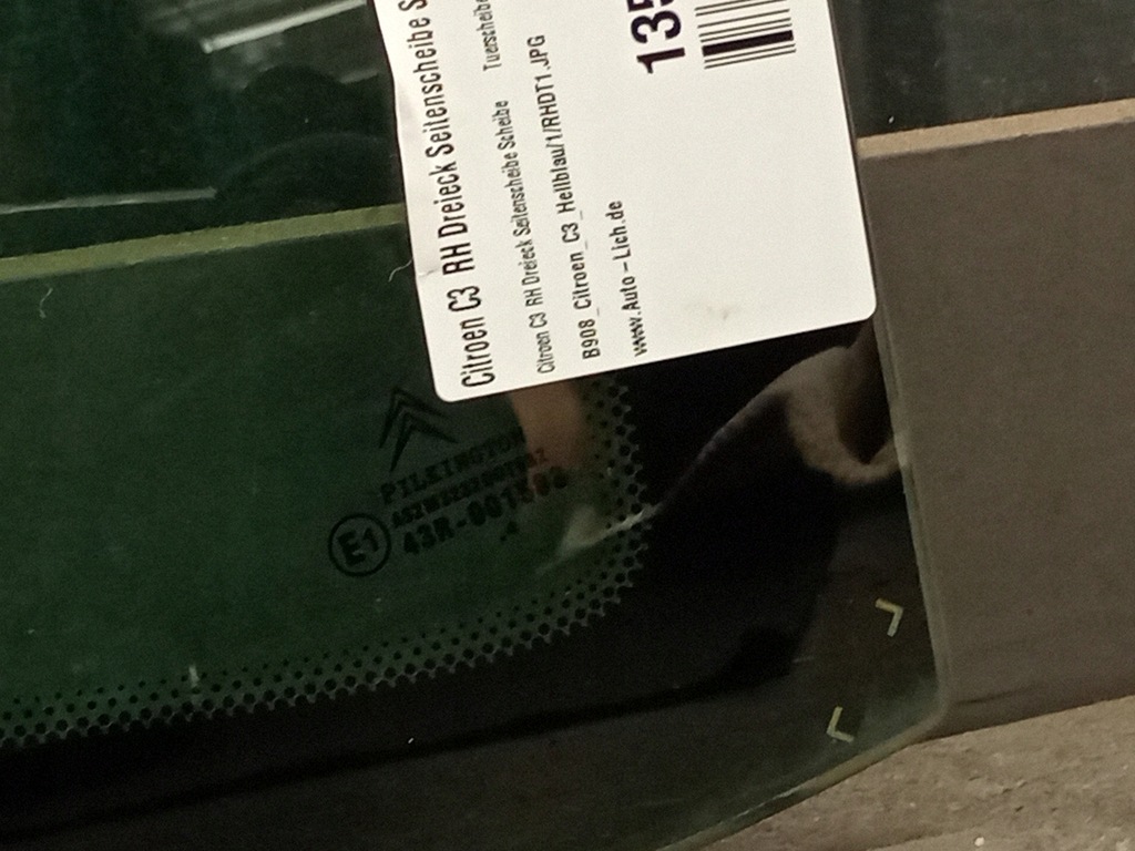 Citroen C3 și 04R sticlă pentru corp drept Product image