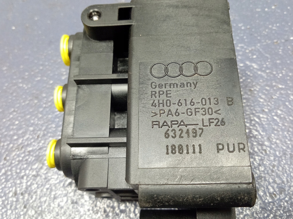 DISTRIBUITOR PNEUMATIC BLOC SUPPA AUDI A6 C7 4H0616013B Product image