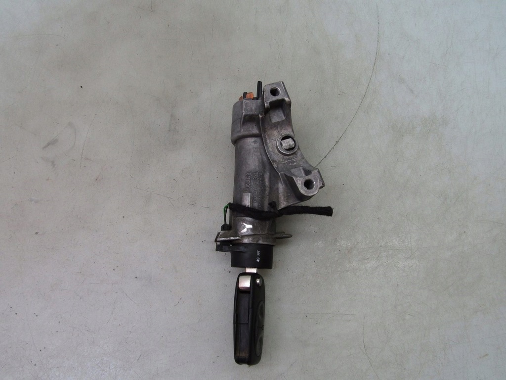 PASSAT B5 1.9 TDI 00R COMUTATOR CU CHEIE 4B0905851A Product image