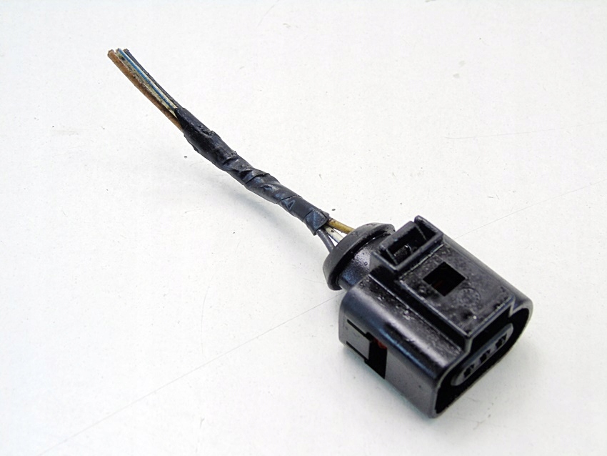 PLUG CUBE 1.2 1.4 1.6 1.8 FABIA I POLO N9 FOX ROOMSTER CORDOBA IBIZA Product image