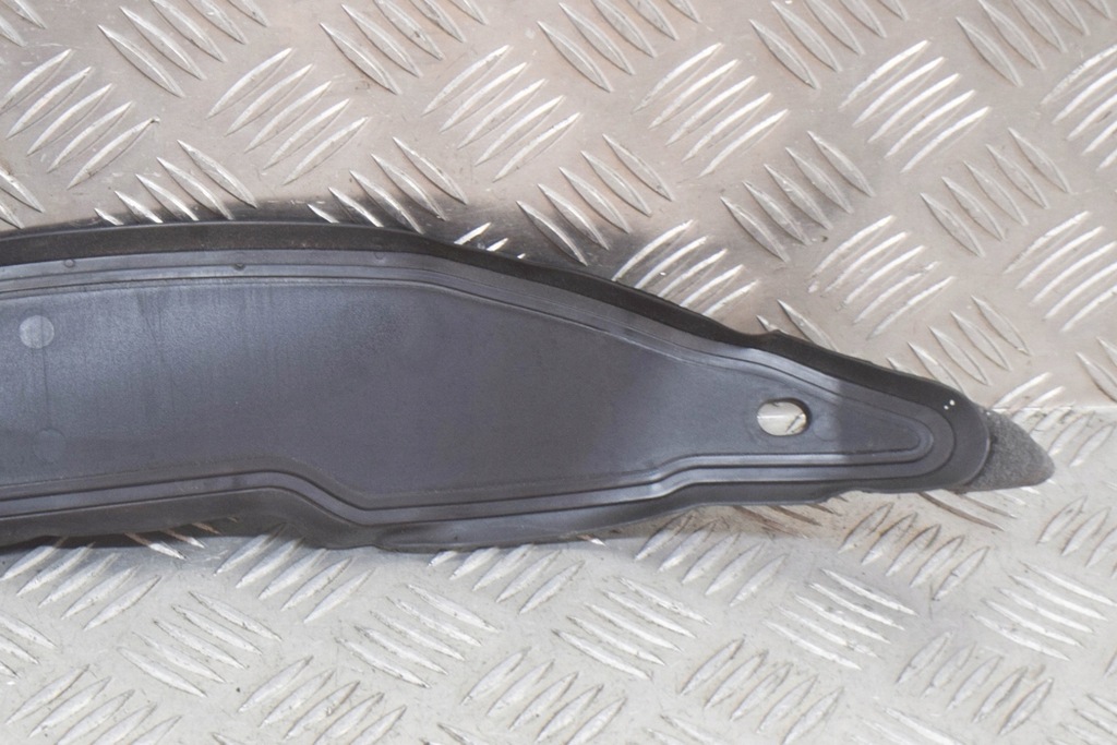 Maserati Quattroporte M156 Fender din plastic stâng din față 670001705 2014 Product image