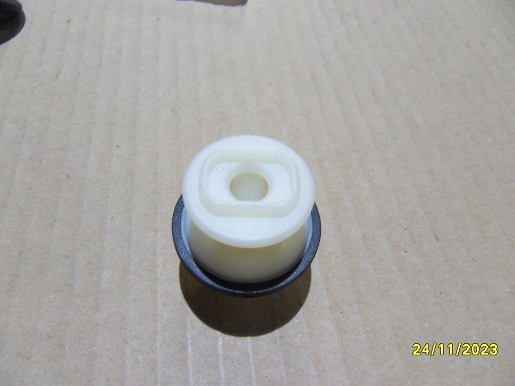 CLIP PRESIUNE PENTRU MONTARE CADRU PORSCHE 98150459700 Product image