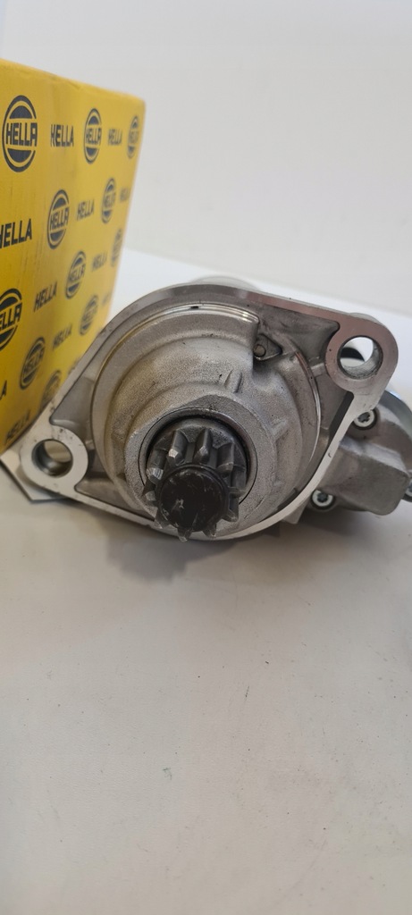 Starter HELLA 8EA 012 527-551 Audi Seat Skoda Volkswagen 12 V 2 orificii Product image