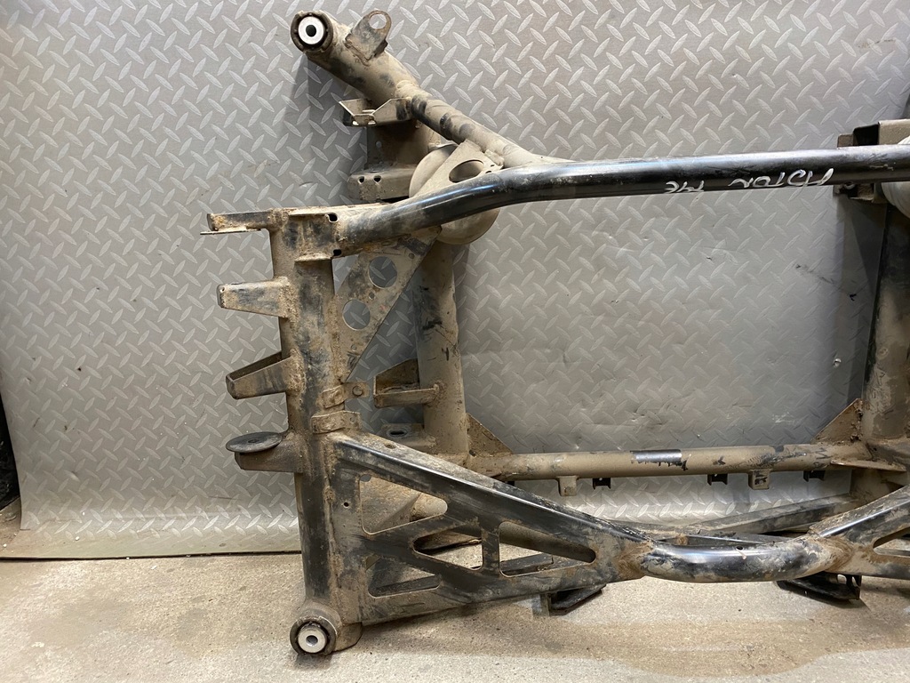 Sled leagăn bancă de traverse din spate Aston Martin DB9 Product image