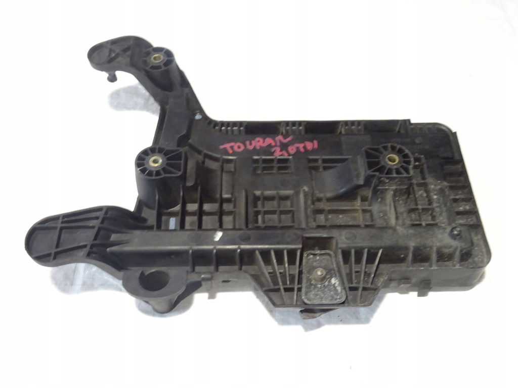 CARCASA BAZĂ BATERIE VW TOURAN I 1 1T0 2.0 TDI 1K0915333B Product image
