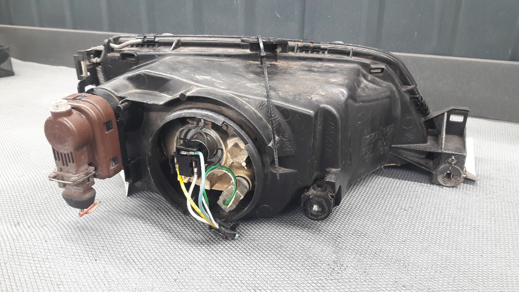 60975840 Far stanga Peugeot 306 Product image