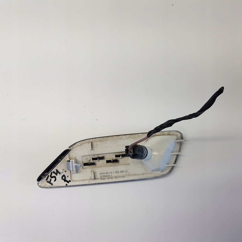 MINI F54 CLUBMAN Indicator aripa, DREAPTA, 16 ani Product image