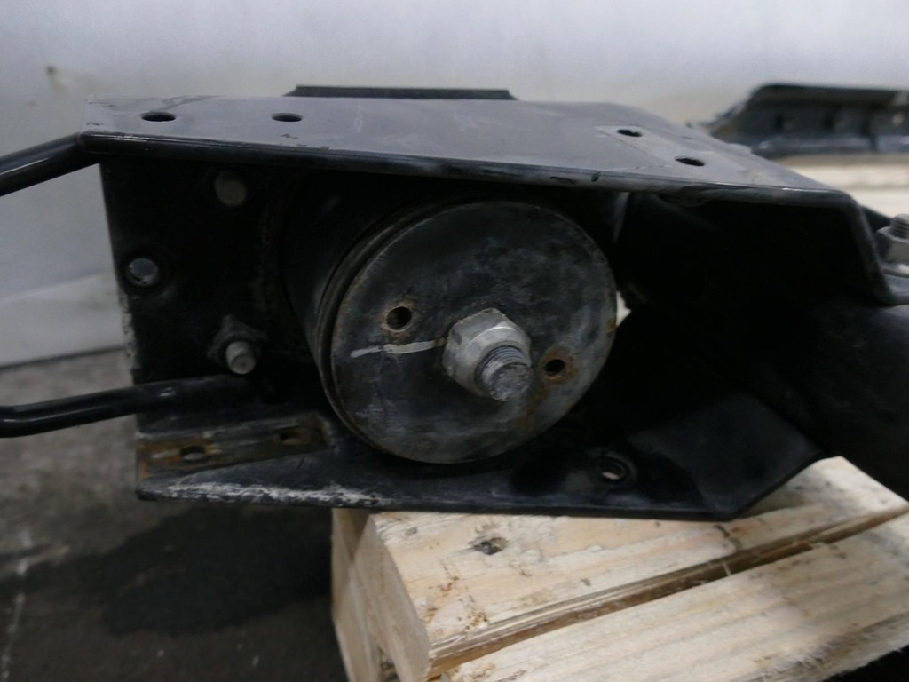 MITSUBISHI CANTER FUSO CUREA FIXARE CABĂ Product image