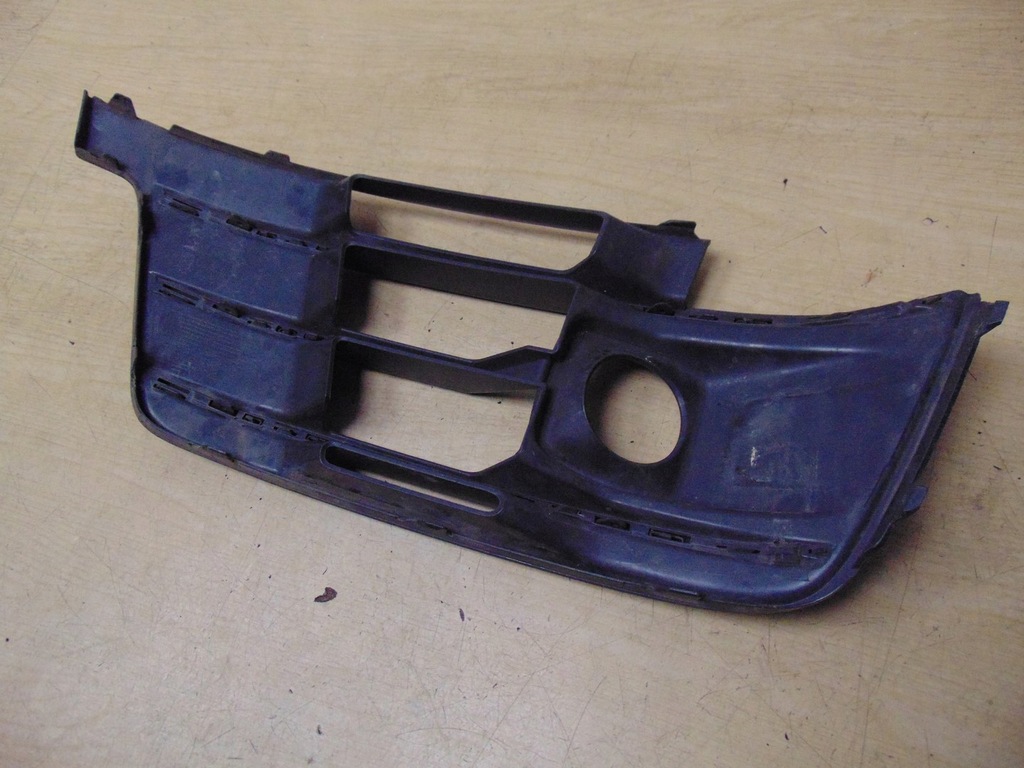 GRILĂ ÎN BARĂ ȘTANGA AUDI Q7 4M S-LINE LIFT 4M0807681E Product image