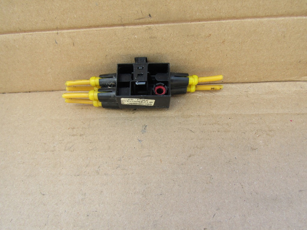 +E3 MERCEDES W124 W202 BLOCARE CENTRALĂ ADAPTATOR POMPĂ DISTRIBUITOR CONECTOR Product image