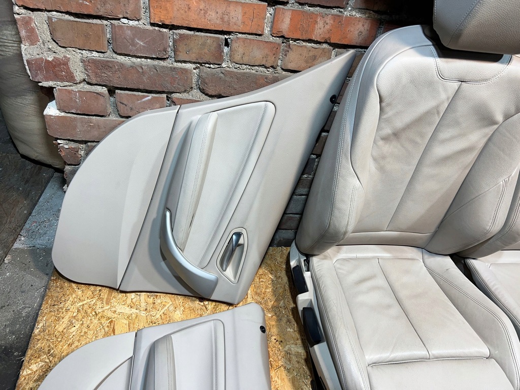 SCAUNE BMW 1 F20 UK, SET PIELE NEINCALZITĂ OYSTER, VERSIUNEA ENGLISH Product image