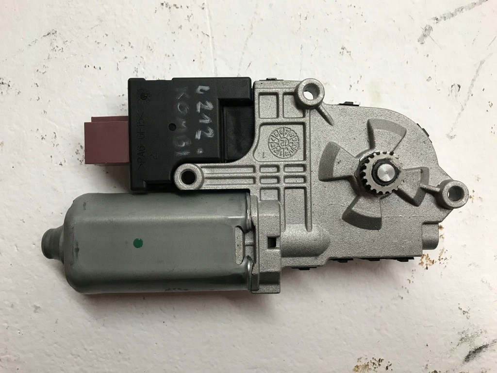 MOTOR TRAPĂ MERCEDES CLS W218 W212 Product image
