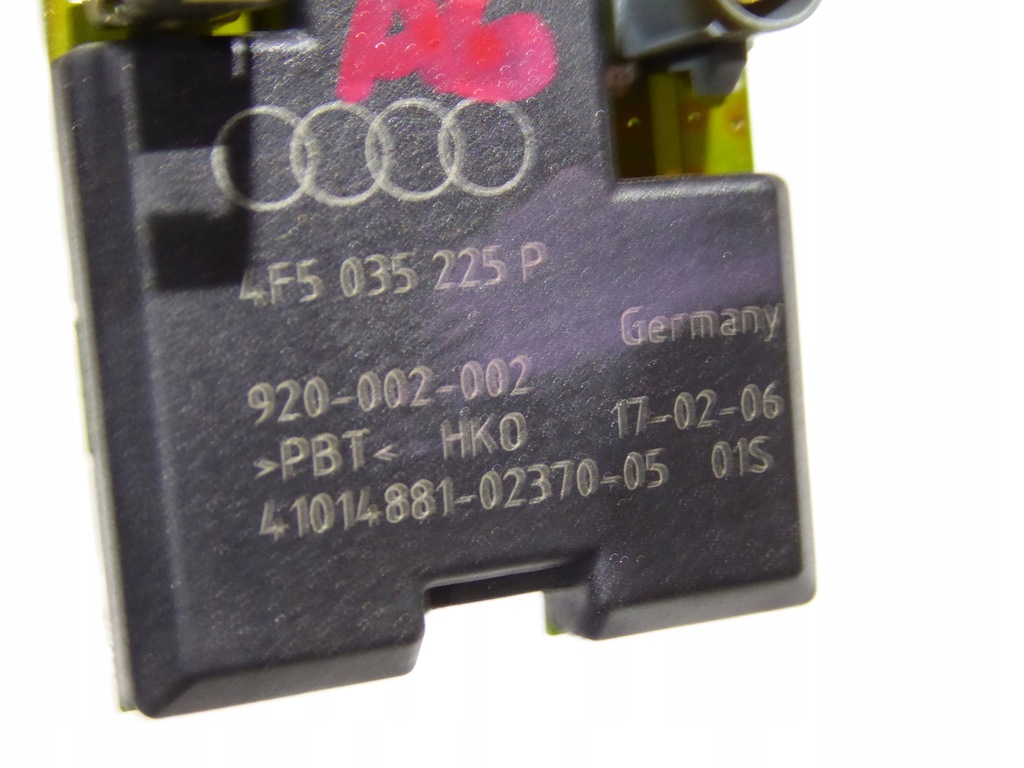 AMPLIFICATOR ANTENA AUDI A6 C6 4F0 SEDAN 4F5035225P Product image