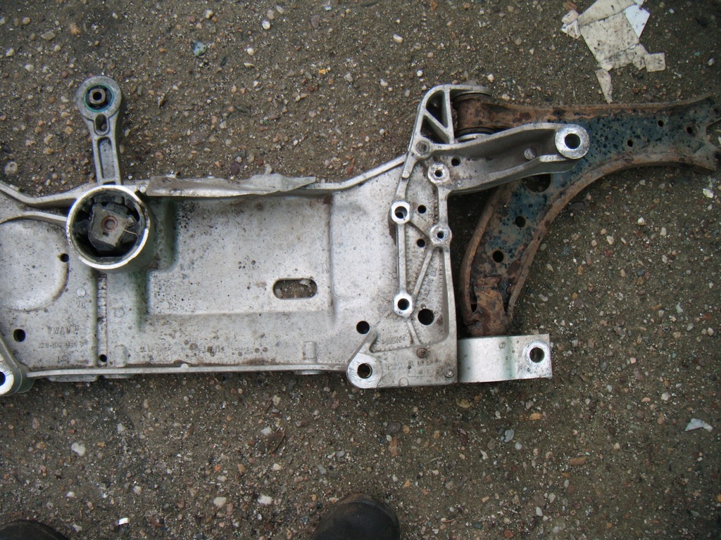 VW GOLF V 5 1.6 FSI 03-09 SUPPORT MOTOR SANIA CARRUIOR 1K0199369F Product image