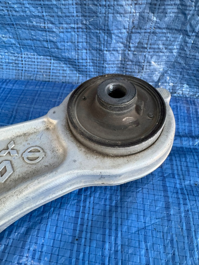 Swingarm stânga Renault Austral 1.2 E-Tech Product image