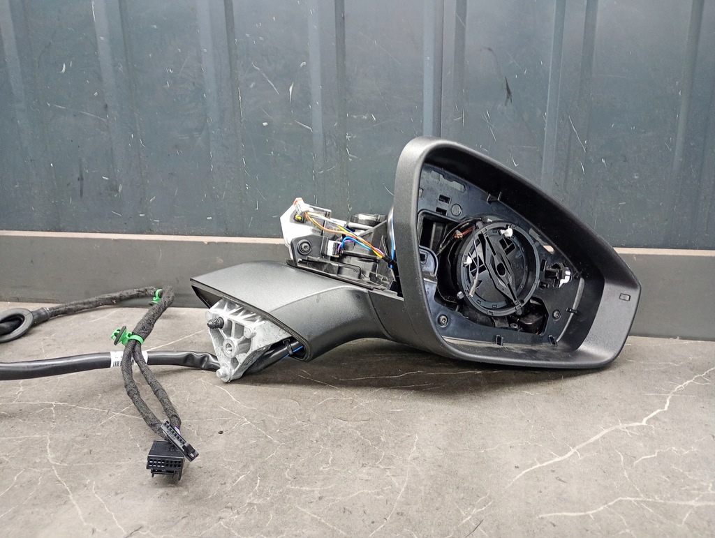 5LB857538A MIRROR DREPT SKODA ENYAQ 12+6PIN CABLE Product image