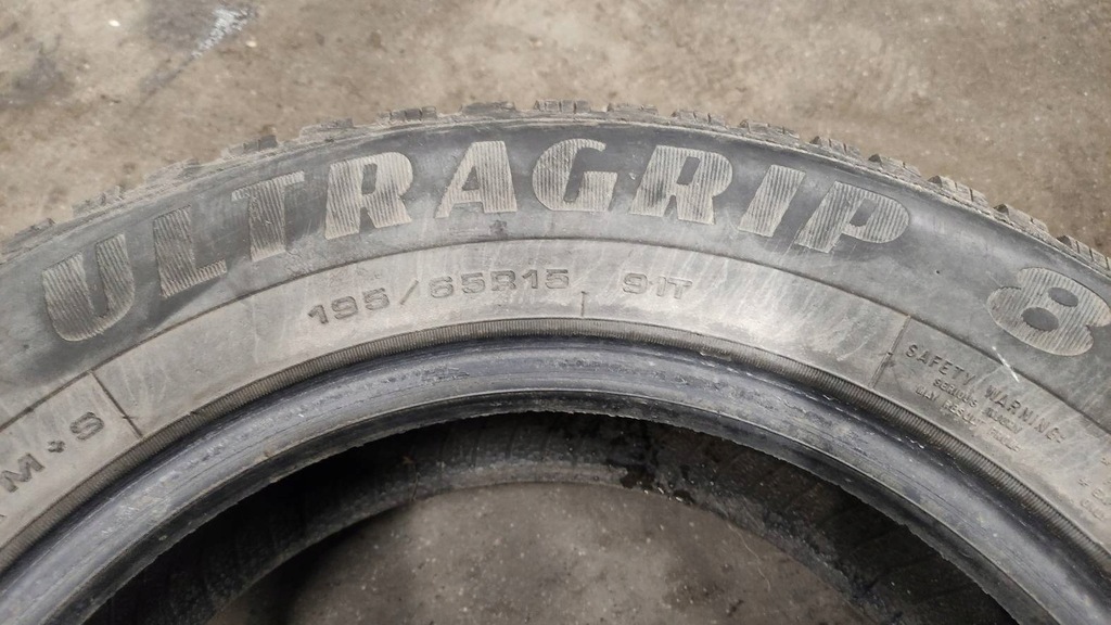 ANVELOPE IARNĂ 2 BUC 195/65R15 GOODYEAR ULTRAGRIP 2011 LOGAN MCV I Product image